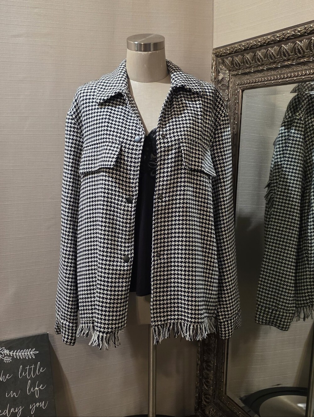 Know.One.Cares - Black & White Houndstooth Fringe Shacket. Sz M.  EUC.